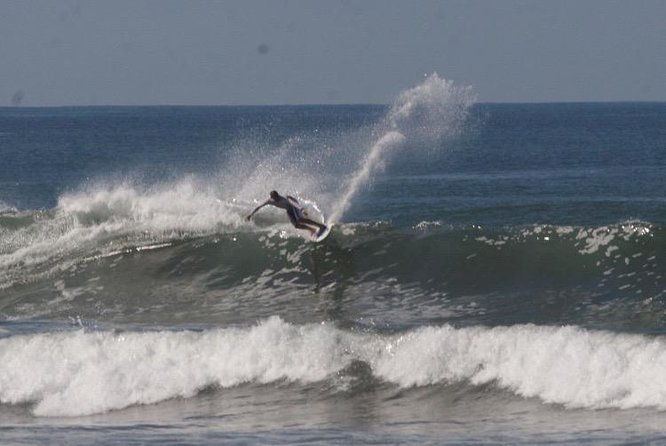 surf-lessons-in-hawaii-paddle-assisted