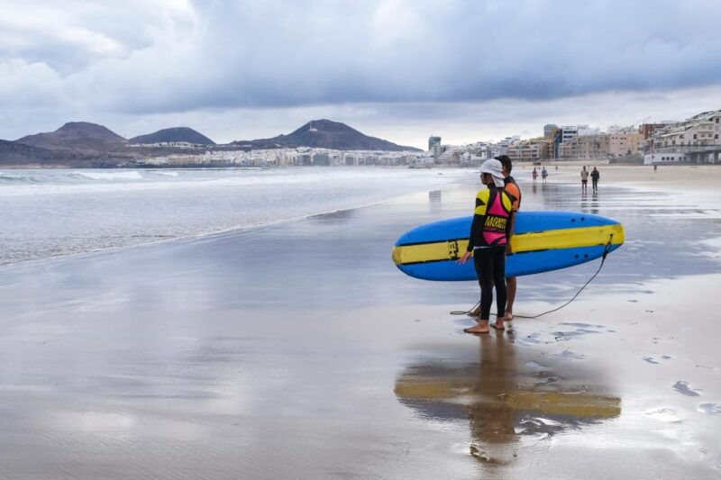 surf-lessons-in-las-canteras-beach