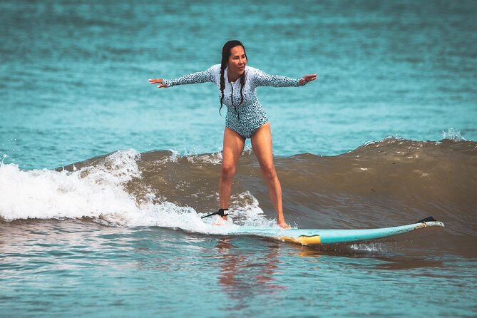 surf-lessons-in-tamarindo-with-local-coaches