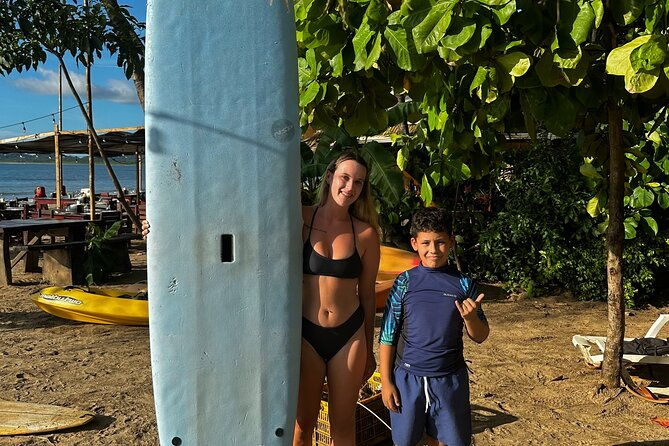 surf-lessons-in-tamarindo-with-local-coaches