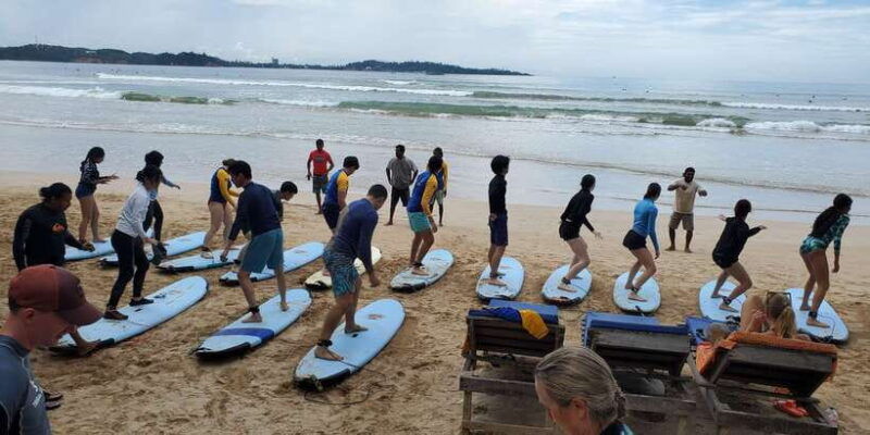 surf-stay-private-surf-lesson-in-weligama