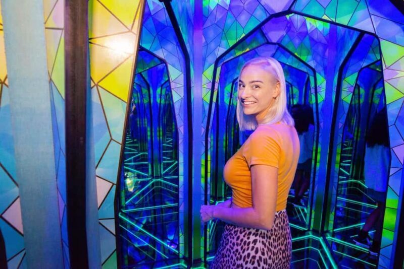 Surfers Paradise: Ripley's Believe It or Not! 3 Way Combo - Key Points