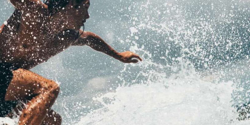 surfing-in-unawatuna