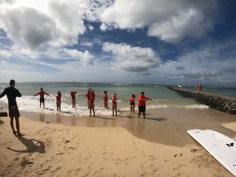 surfing-lesson-in-waikiki-3-or-more-students-13yo-or-older