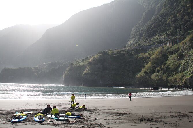 Surfing Lessons in Madeira - Surfing Lessons in Madeira: A Hands-On Introduction to Wave Riding