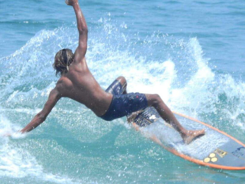 surfing-lessons-with-kuwen