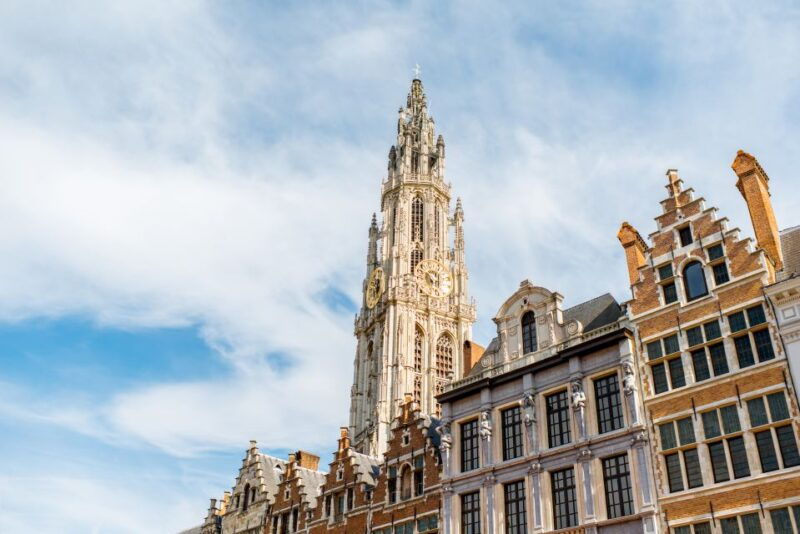 surprise-tour-of-antwerp-guided-by-a-local
