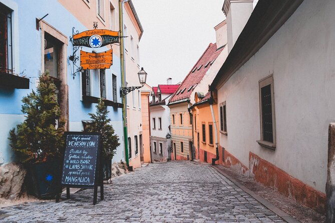 surprise-walk-of-bratislava-with-a-local