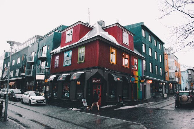 surprise-walk-of-reykjavik-with-a-local