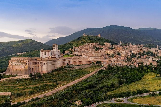 surroundings-of-assisi-in-the-footsteps-of-saint-francis