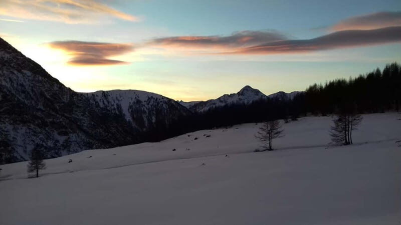 Susa Valley at dawn: snowshoeing in nature and silence - An Inviting Look at Susa Valley’s Dawn Snowshoeing Tour