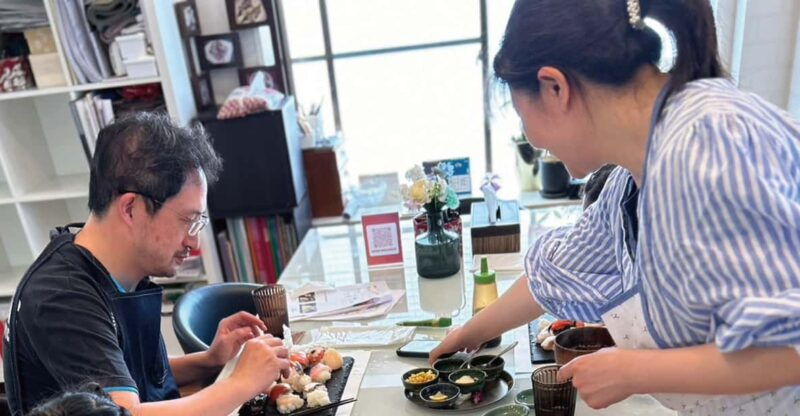 sushi-making-class-at-obanzai-class-with-20-years-of-history