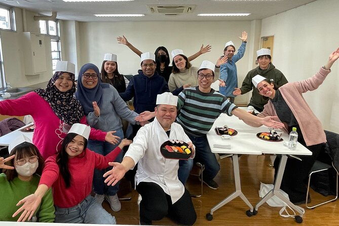 sushi-making-class-in-tsukiji-fish-market-with-pro-sushi-chef