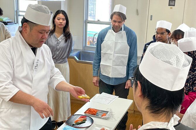 sushi-making-class-in-tsukiji-fish-market-with-pro-sushi-chef