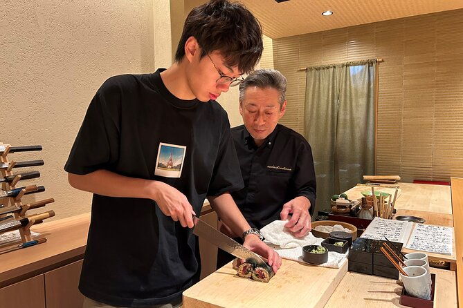 sushi-making-experience-at-restaurant