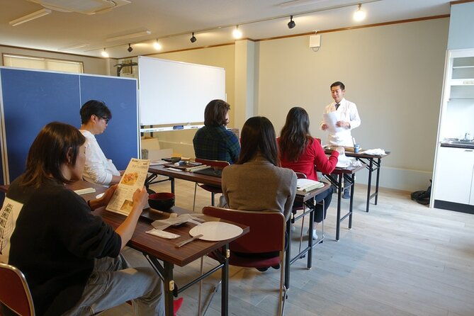 sushi-making-experience-with-a-sushi-chef