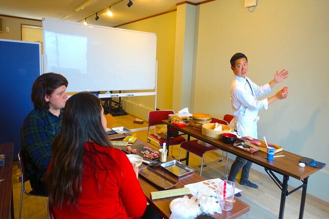 sushi-making-experience-with-a-sushi-chef