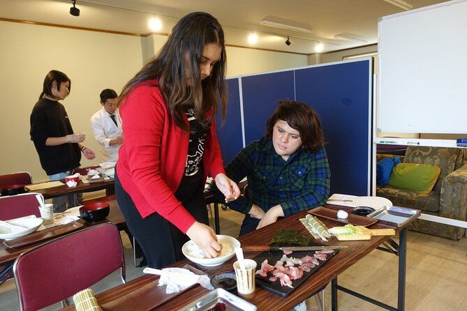 sushi-making-experience-with-a-sushi-chef