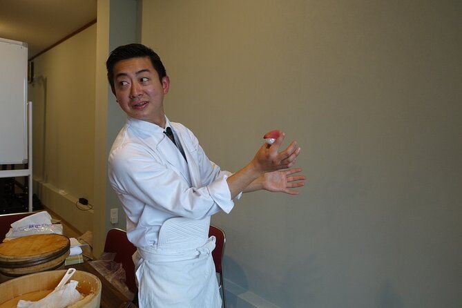 sushi-making-experience-with-a-sushi-chef