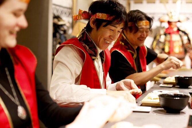 sushi-making-in-an-interactive-samurai-experiencejin-asakusa