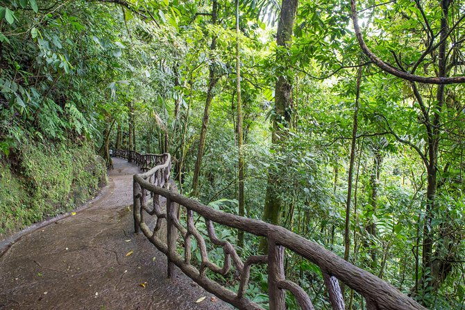 suspension-bridges-fortuna-waterfall-typical-lunch