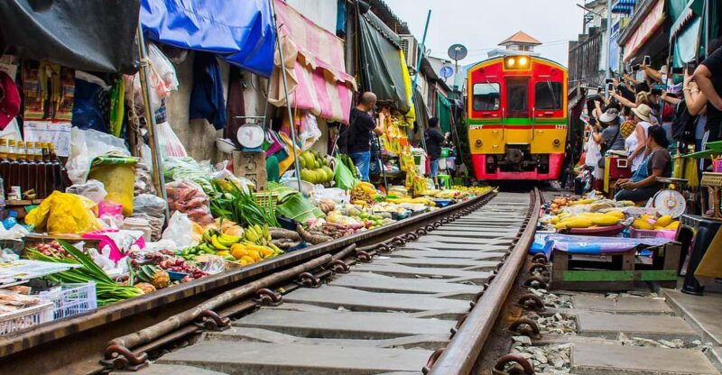 suvanabhumi-airport-transit-tour-floating-train-markets
