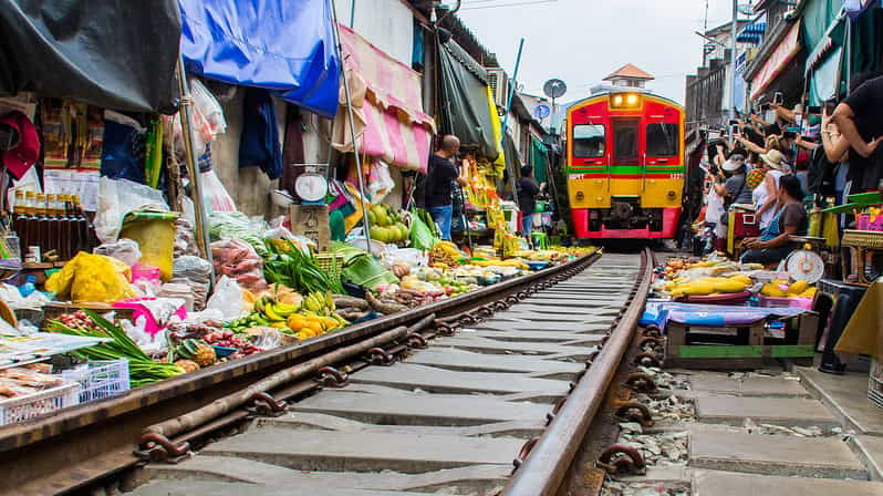 suvanabhumi-airport-transit-tour-floating-train-markets