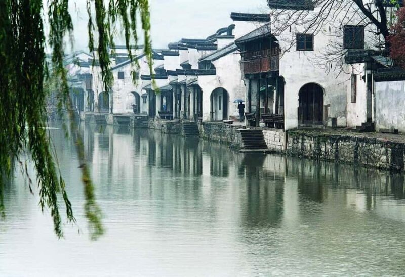Suzhou: Gardens and Tongli or Zhouzhuang Water Town - Key Points