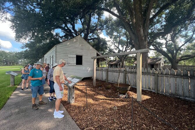 swamp-boat-ride-and-oak-alley-plantation-tour-from-new-orleans