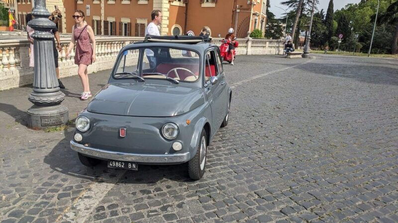 sweet-life-in-a-fiat-500-rome-and-aperitif-at-the-coliseum