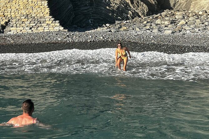swimenjoy-5-terre-on-the-pink-hyena-with-captain-jenny