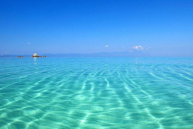 swimming-and-relax-in-beautiful-beaches-small-group
