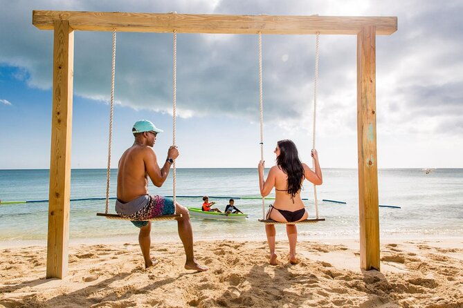 swimming-pigs-of-rose-island-express-water-taxi-nassau-bahamas