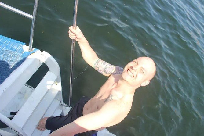 swimming-with-sea-lions-in-lima