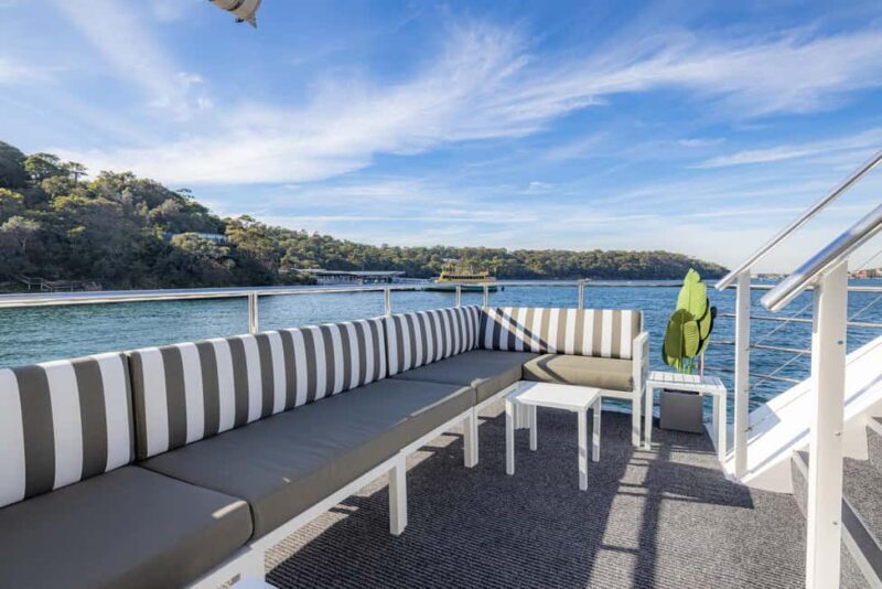 Sydney: Elvis Tribute Show Harbour Cruise with Buffet - Key Points