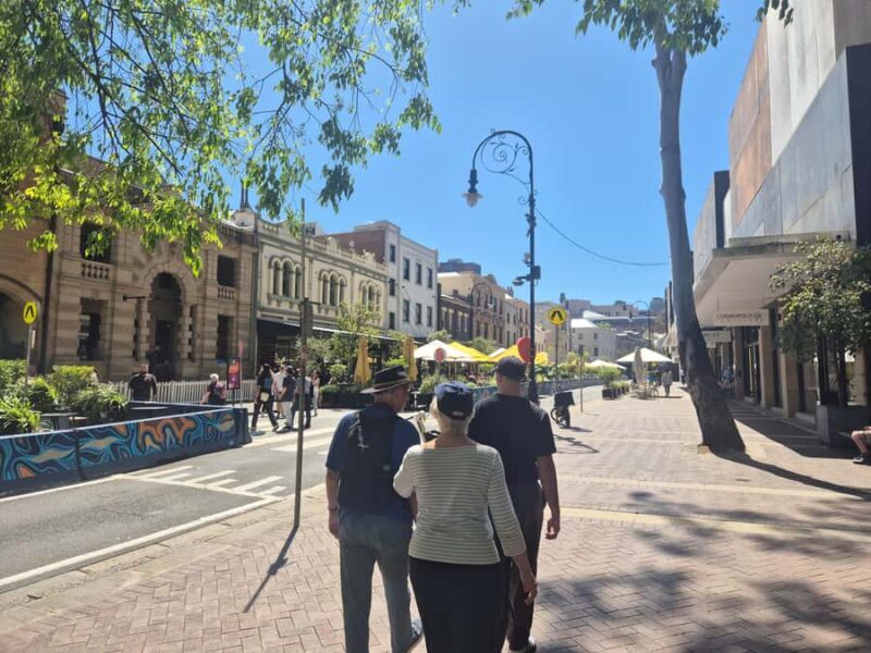 Sydney Highlights Walking Tour: Bridge Rocks House - Introduction