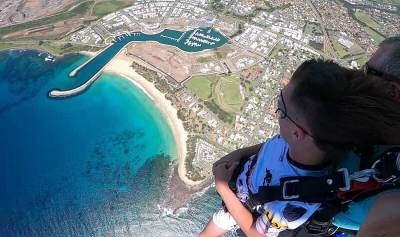 Sydney, Shellharbour: 15,000ft Tandem Beach Skydive - The Experience at a Glance