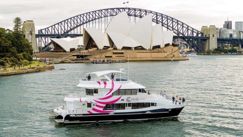 Sydney: Sydney Harbor Lunch Cruise with Welcome Drink - The Experience: What to Expect on the Sydney Harbour Lunch Cruise