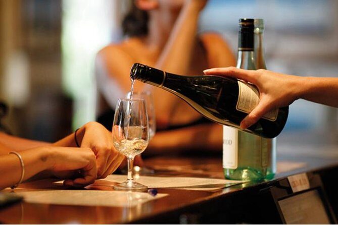 Sydney Wine Tours - Private Wine Tasting Tour to Hunter Valley - Food and Additional Tastings