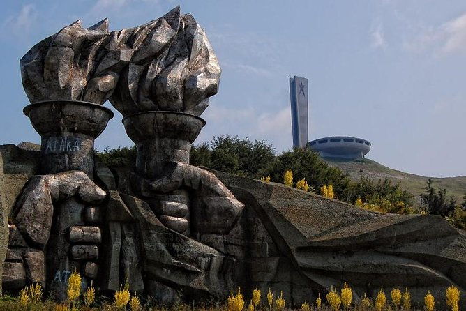symbol-of-the-communism-buzludzha-monument-and-the-rose-valley