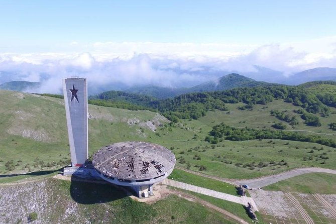 symbol-of-the-communism-buzludzha-monument-and-the-rose-valley