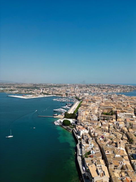 syracuse-boat-tour-ortigia-islandseacaves-and-explanations