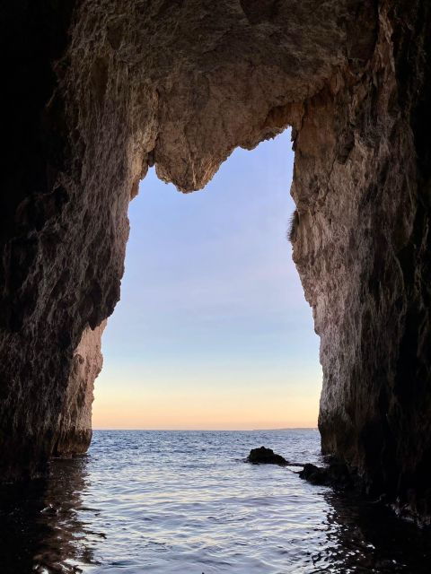 syracuse-boat-tour-ortigia-islandseacaves-and-explanations