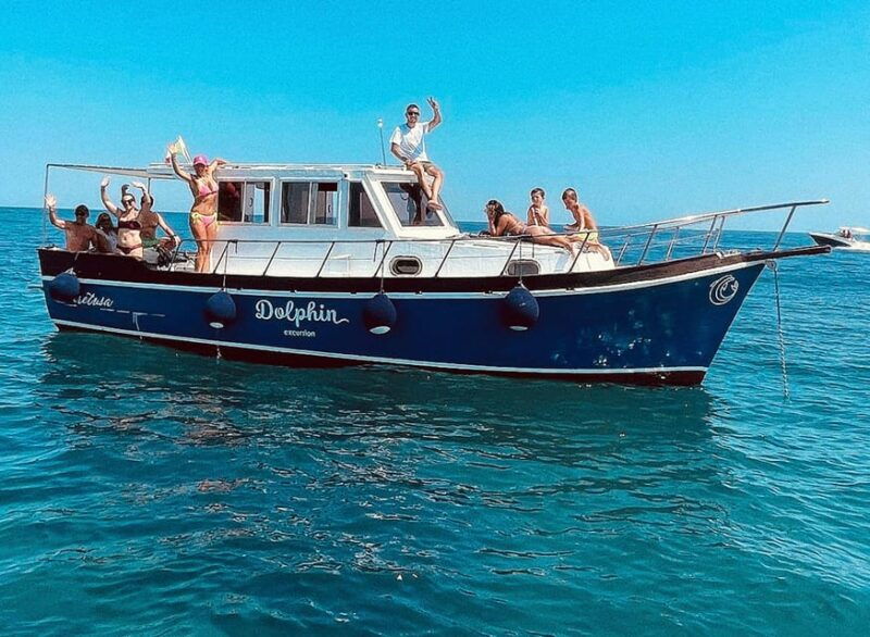 syracuse-boat-tour-with-barbeque-on-board