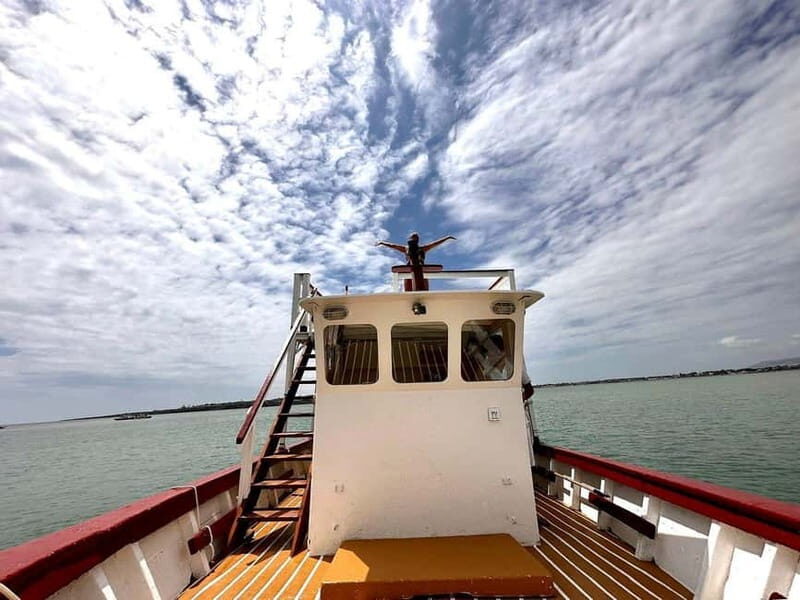 Syracuse: Boat Trip with Lunch, Wine, and Swimming Stops - Practical Tips for Travelers