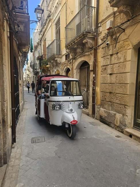 Syracuse by tuk tuk: history, sights and the city's tastiest cannoli - Key Points