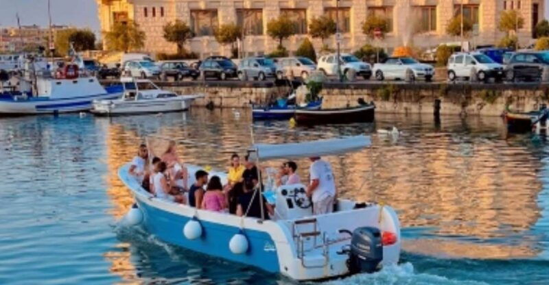 syracuse-ortigia-island-sea-caves-boat-trip-with-prosecco
