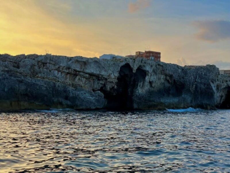 syracuse-ortigia-island-sea-caves-boat-trip-with-prosecco