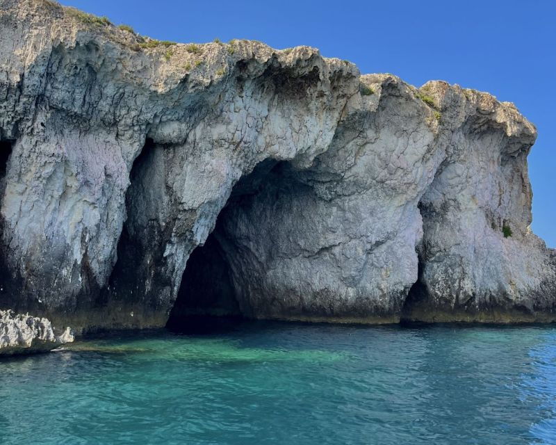 syracuse-ortigia-island-sea-caves-boat-trip-with-prosecco