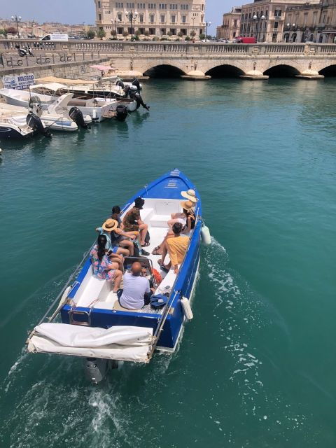 syracuseboat-tour-ortigiapillirina-and-seacaves